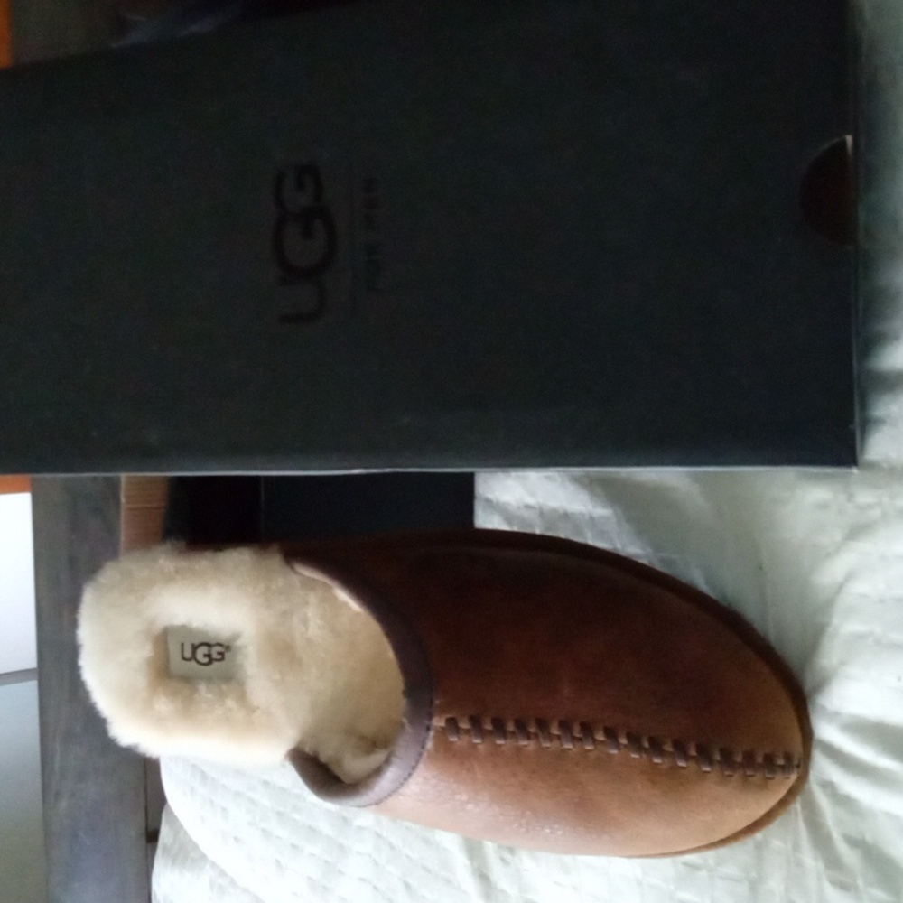 # Ugg slippers size10
